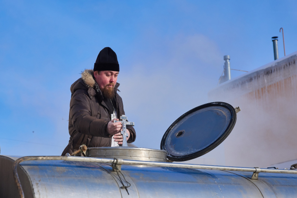 В крещенский сочельник в Покровском архиерейском соборе состоялся чин освящения воды