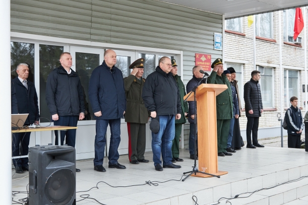 Принял участие в торжественной отправке новобранцев первого весеннего призыва на комплектование Вооруженных Сил РФ