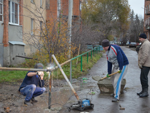 На улице Литвинова при помощи депутата благоустроили двор