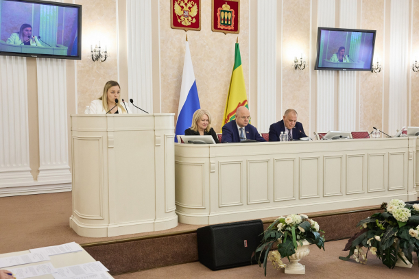 Завершили формирование проекта повестки сессии совместным заседанием комитетов Заксобрания по АПК, бюджету, ЖКХ, строительству и экономике