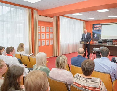 Вадим Супиков встретился с коллективом АО «НИИЭМП»