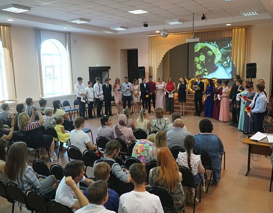 Выпускные вечера прошли в школах  Железнодорожного района