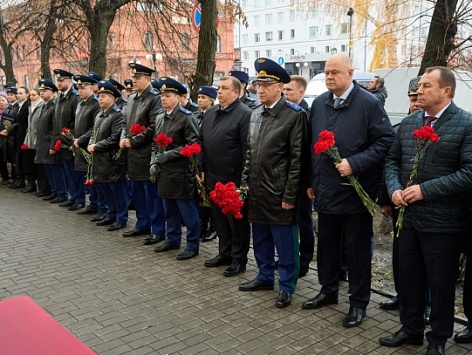 В Пензе открыли мемориальную доску в память о Почётном работнике прокуратуры Николае Павловиче Кадникове