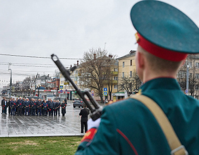 Посетили Мемориальный ансамбль Воинской Славы в Йошкар-Оле и возложили цветы к мемориалу совместно с председателями законодательных органов субъектов РФ Приволжья