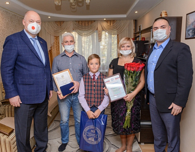 Семьям Железнодорожного района вручены медали «За любовь и верность»