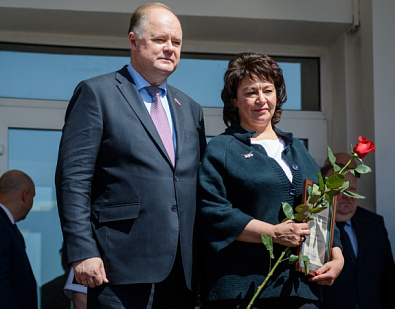 Вадим Супиков вручил благодарности сотрудникам АО «НИИЭМП»