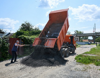 В Железнодорожном районе продолжается ремонт дорог